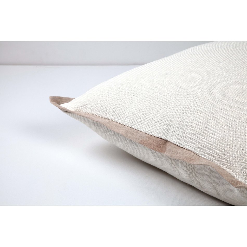 COUSSIN AIRES 24''x24''