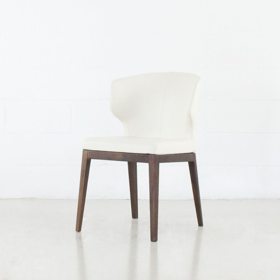 CABO CHAIR / WHITE SYNTHETIC LEATHER AND WOOB BASE
