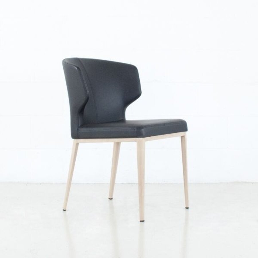 CHAISE CABO / CUIR SYNTHÉTIQUE NOIR ET BASE MÉTAL IMPRIMÉ NATUREL
