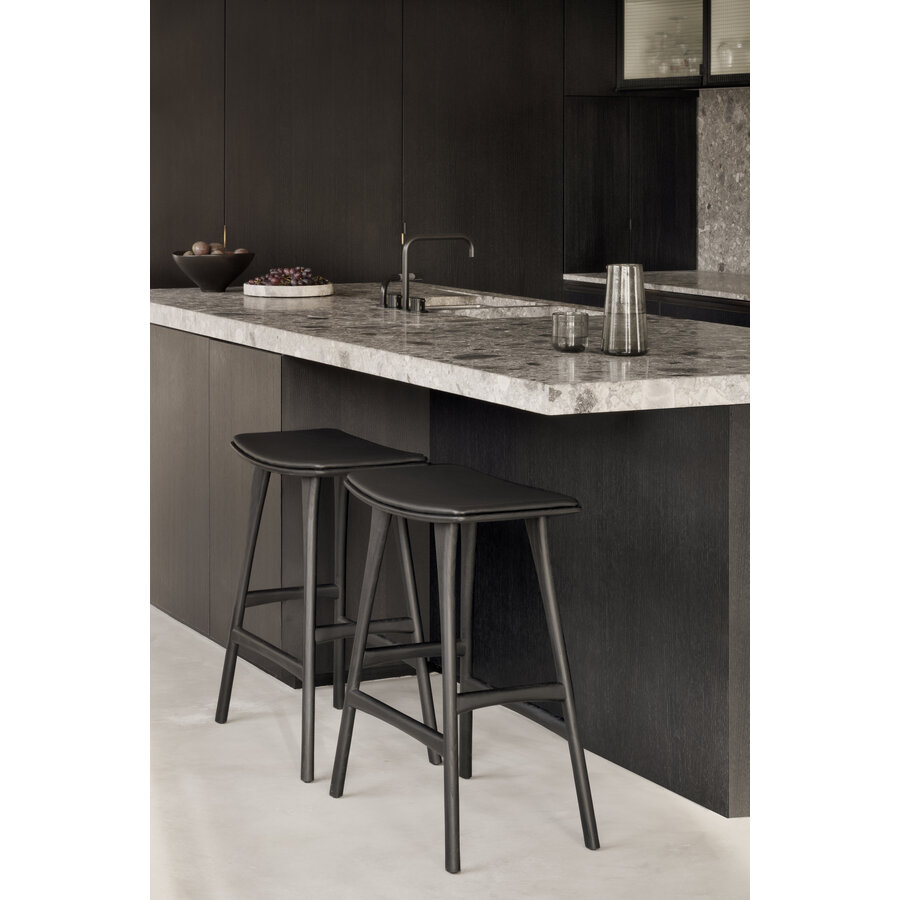OSSO COUNTER STOOL - VARNISHED OAK - BLACK - BLACK LEATHER by Ethnicraft