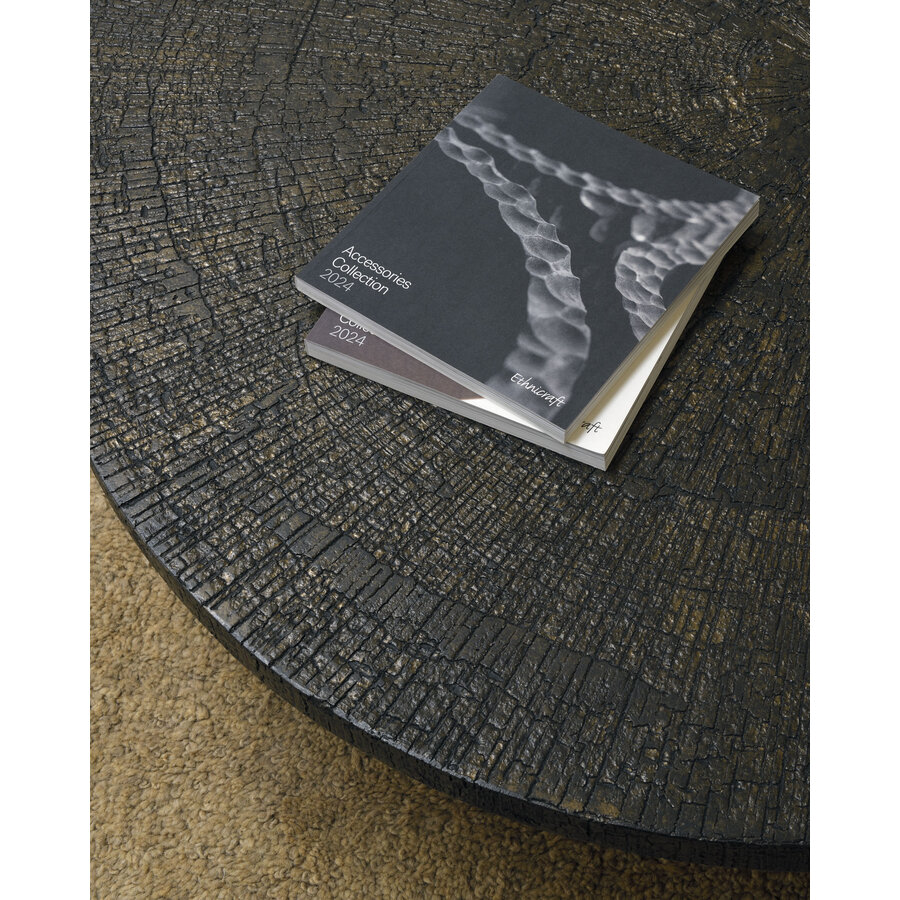 TABLE À CAFÉ SLICE - MINERALS - OVALE par Ethnicraft