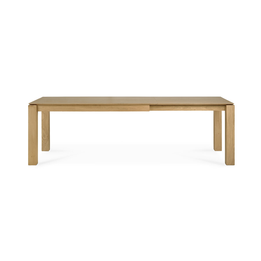 TABLE SLICE EXTENSIBLE  -  CHÊNE HUILÉ 71''/110'' par Ethnicraft
