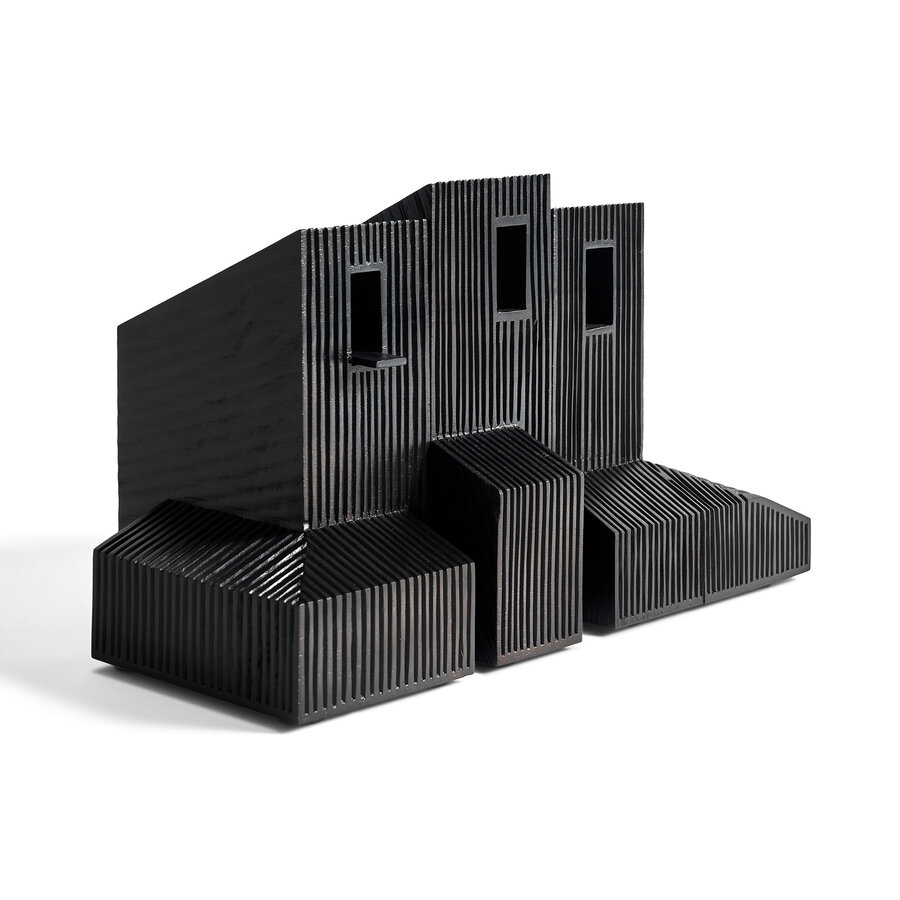 MODERN FARHOUSE - ACAJOU VERNI - NOIR par Ethnicraft