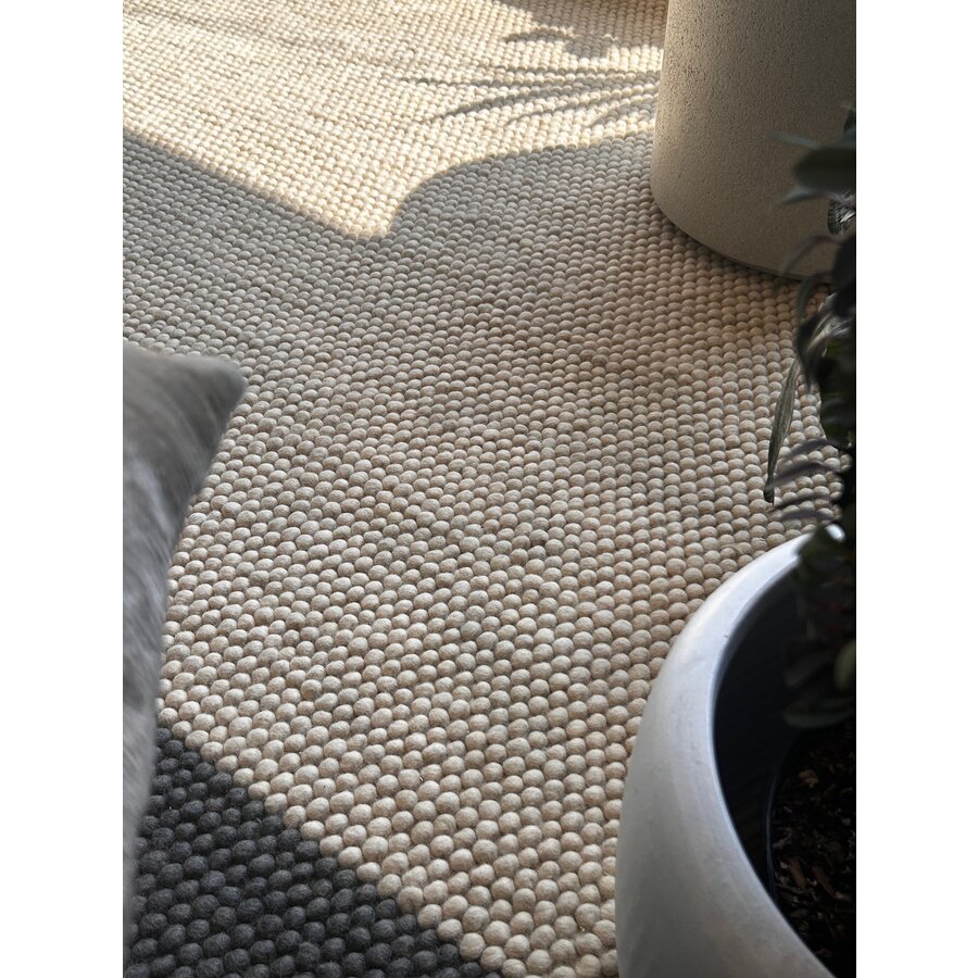 BALA RUG RAVEN by Gus* Modern