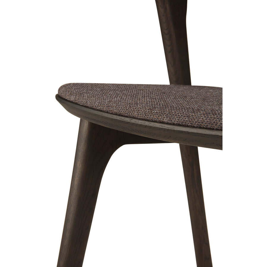 CHAISE BOK - CHÊNE VERNI - BRUN - TISSU BRUN CHAUD  par Ethnicraft