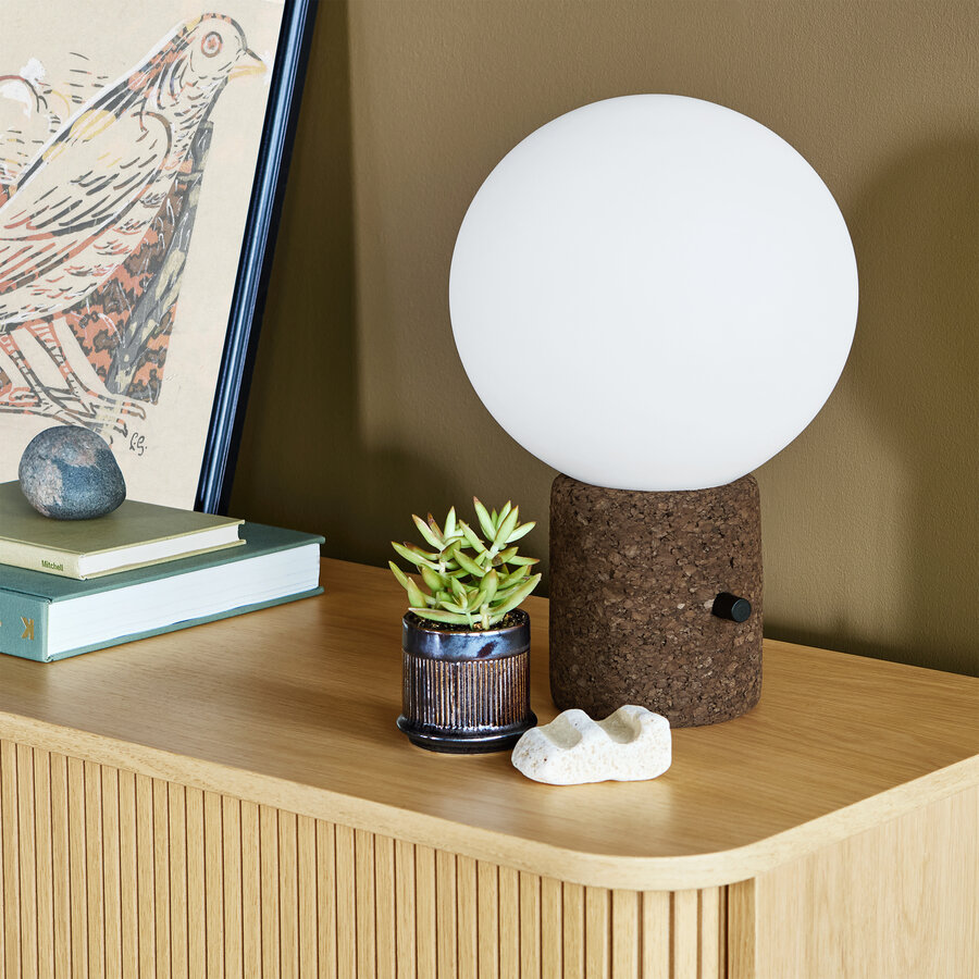 LAMPE DE TABLE MONOCLE par Gus* Modern