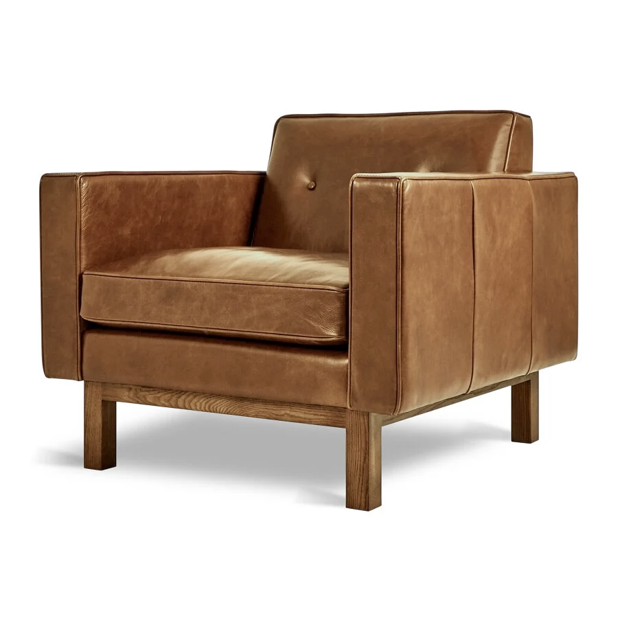 Fauteuil de cuir Embassy  par Gus* Modern