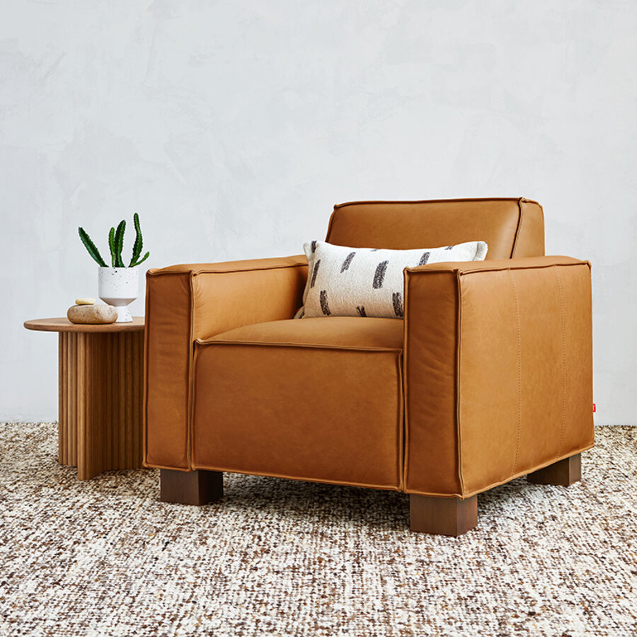 Fauteuil de cuir Cabot par Gus* Modern