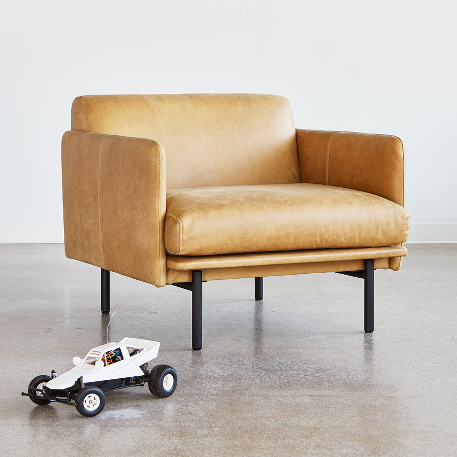 DEMO / FOUNDRY ARMCHAIR – Tucson Honey Leather