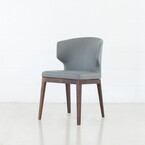 CHAISE CABO / CUIR SYNTHÉTIQUE SILVERSTONE ET BASE EN  BOIS