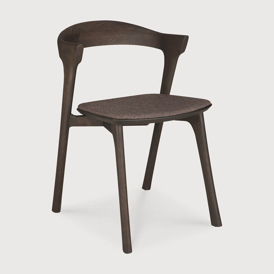CHAISE BOK - CHÊNE VERNI - BRUN - TISSU BRUN CHAUD par Ethnicraft