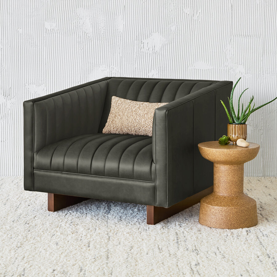 Fauteuil de cuir Wallace par Gus* Modern