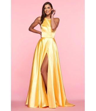 53875 Robe En Satin À Encolure Haute