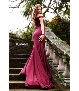 55187 Robe ajustée à encolure en coeur