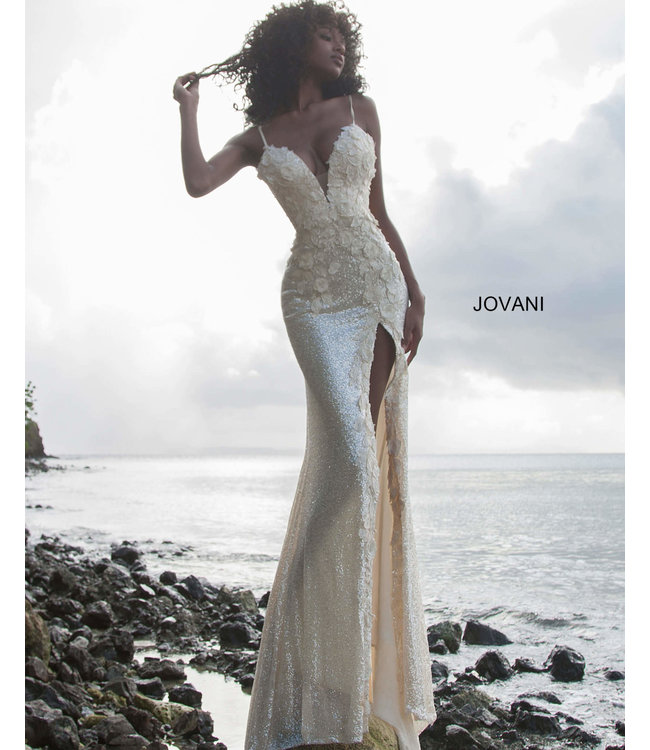 1012 Robe Ajustée Scintillante À Dos Ouvert Crème