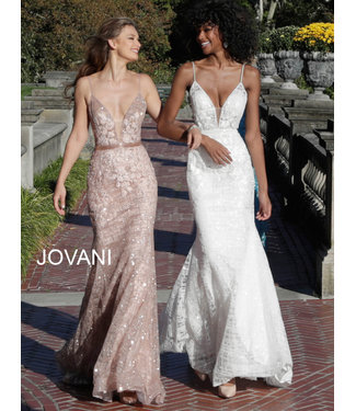 62517 Robe ajustée scintillante à appliques