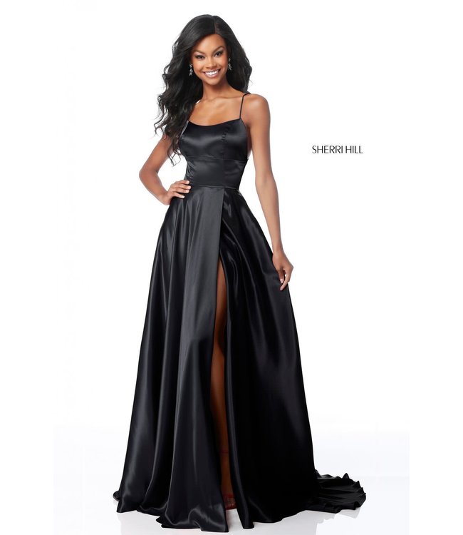 51631 Robe En Satin Avec Fente Noire