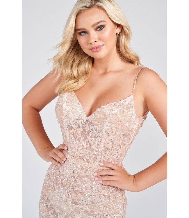 122004 Petal Ajustée avec dentelle