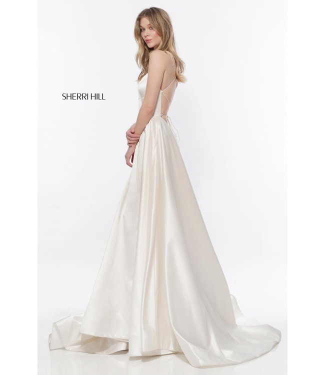 52095 Nude Satin avec dos lacé