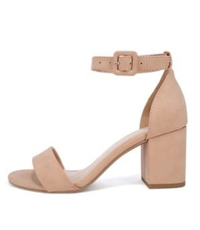 Hallie Sandales Nudes Hallie