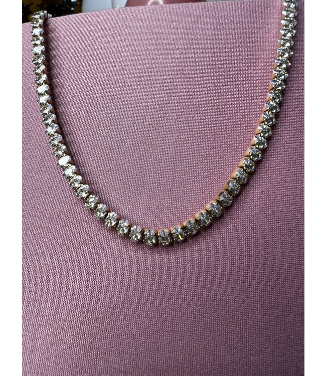 Collier de cristaux ovales sur fond or