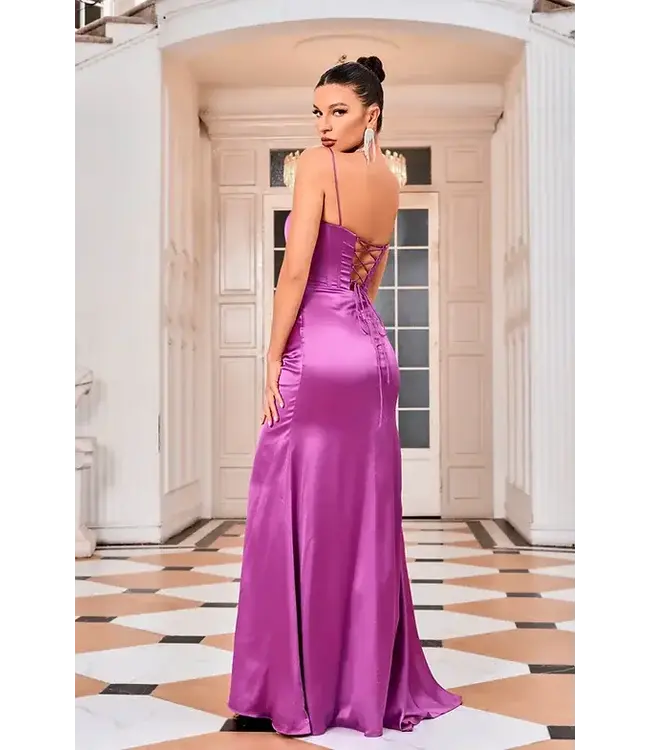 J24036 Robe Satin Avec Fente Rouge