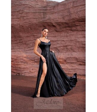 J27039 Robe en satin fluide Noire