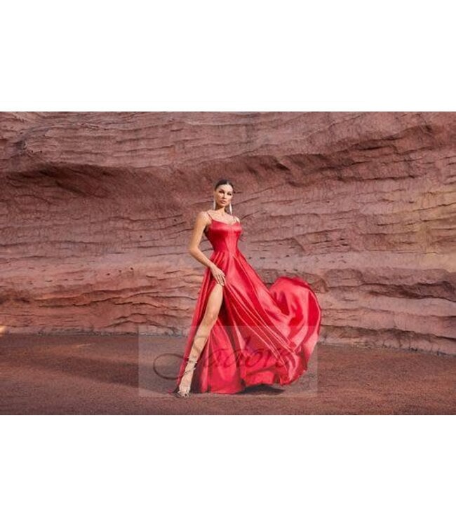 J27039 Robe en satin fluide Rouge