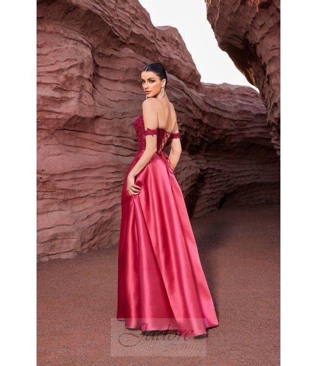 J27007 Robe princesse en satin Bourgogne