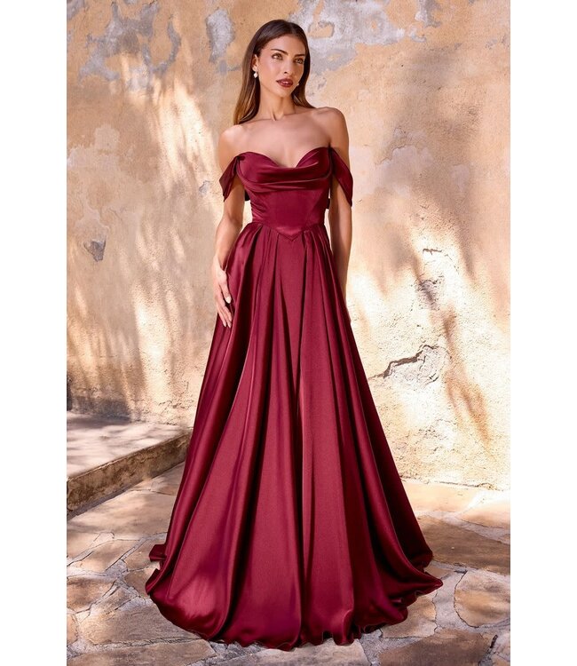 9447 Robe OffShoulder Avec fente Bourgogne