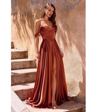 9447 Robe OffShoulder Avec fente Sienna