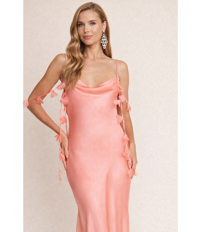 9342 Robe Maxi Satinée Pêche