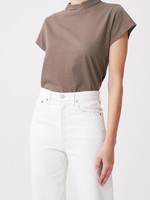 AGOLDE ANIKA CAP SLEEVE MOCK NECK T-SHIRT IN Chocolate CHIP