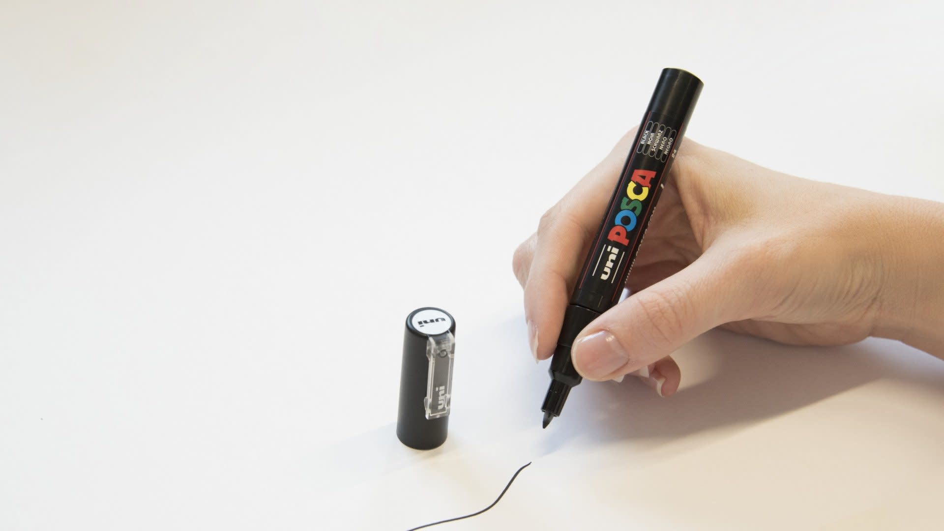 POSCA UNI POSCA BLACK OPAQUE WATER-BASED EXTRA FINE PAINT MARKER