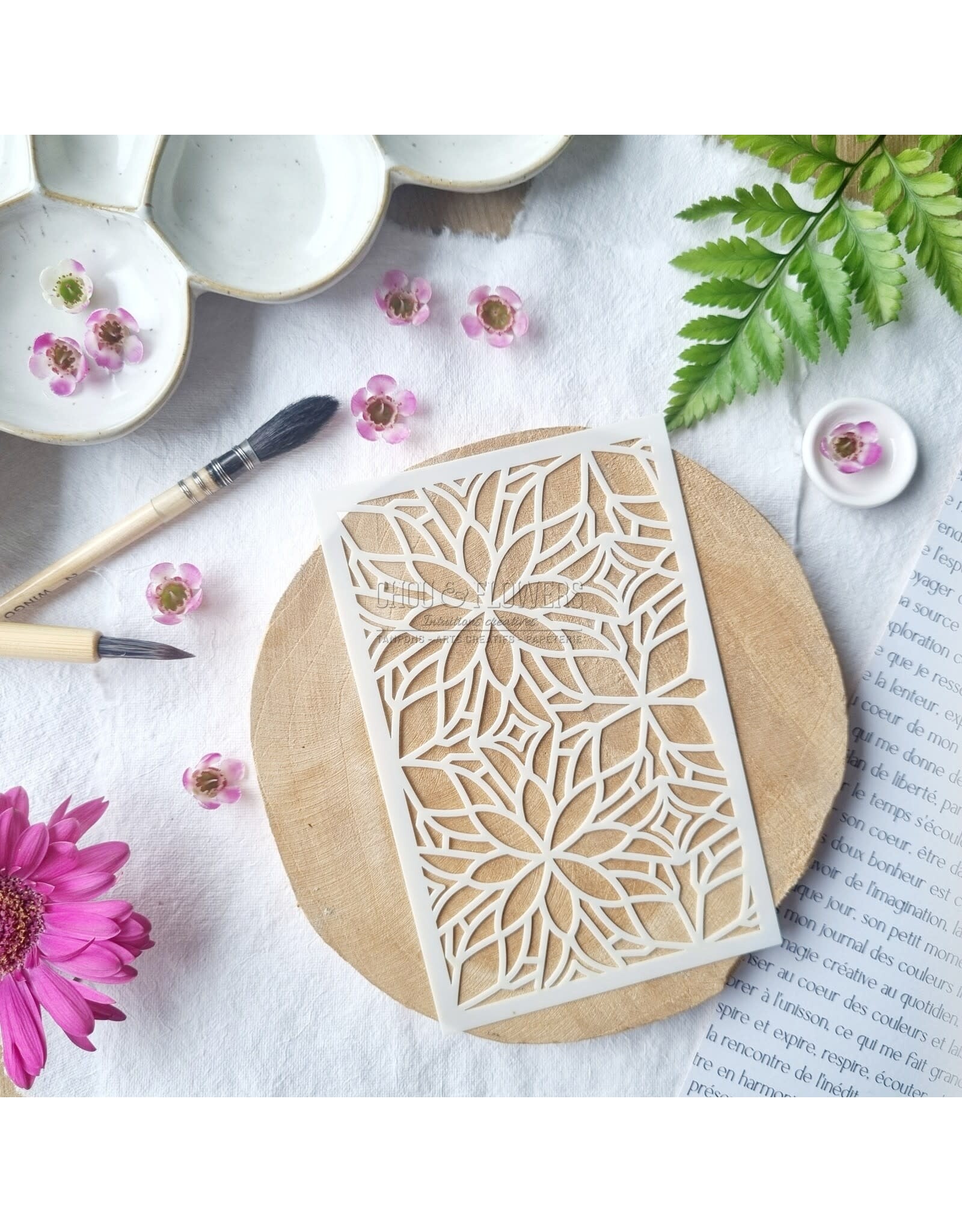 CHOU & FLOWERS CHOU & FLOWERS COLLECTION VIBRATIONS POCHOIR KALEIDOSCOPE STENCIL