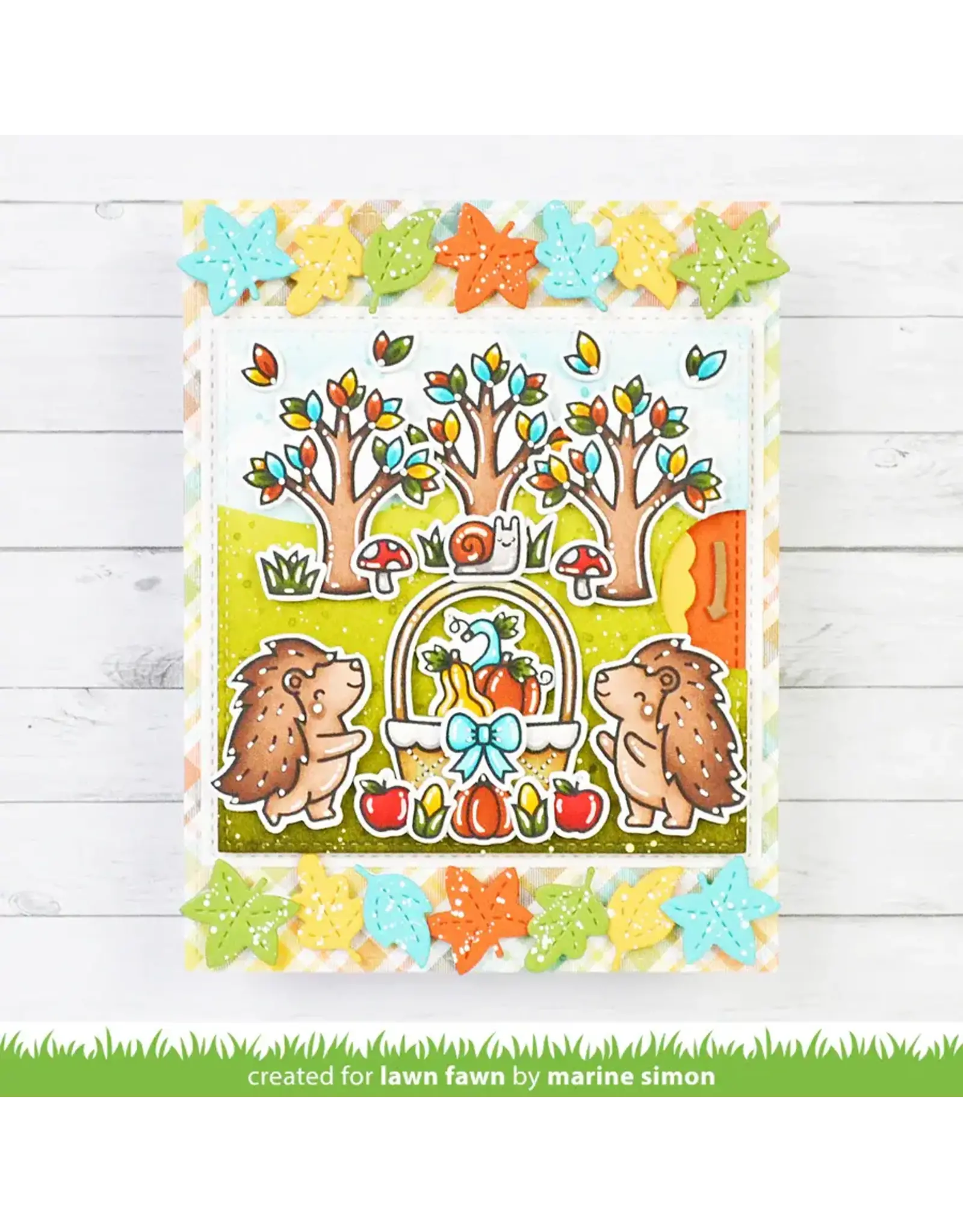 LAWN FAWN LAWN FAWN FALL LEAVES BORDER DIE SET