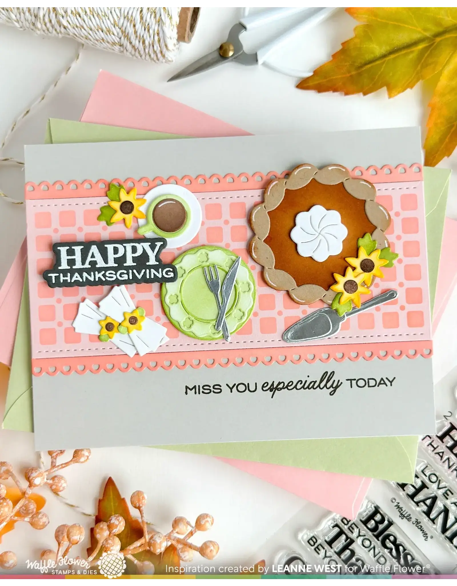 WAFFLE FLOWER WAFFLE FLOWER TABLE RUNNER DIE SET