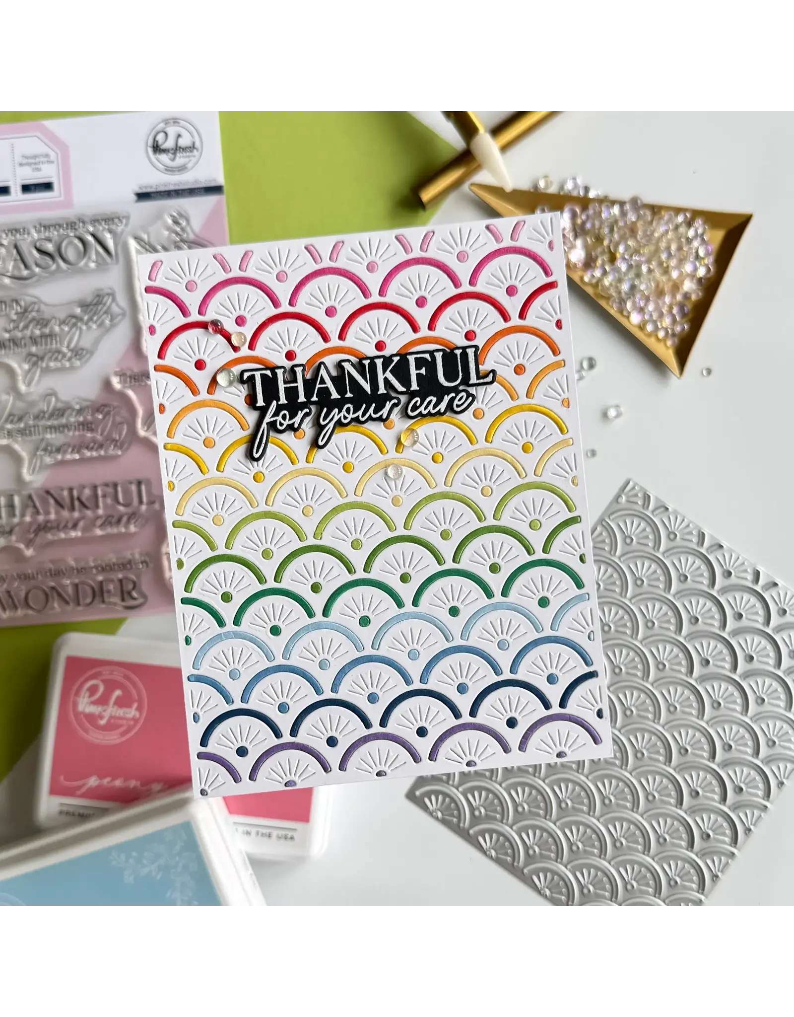 PINKFRESH PINKFRESH STUDIO SCALLOP GLOW COVERPLATE DIE