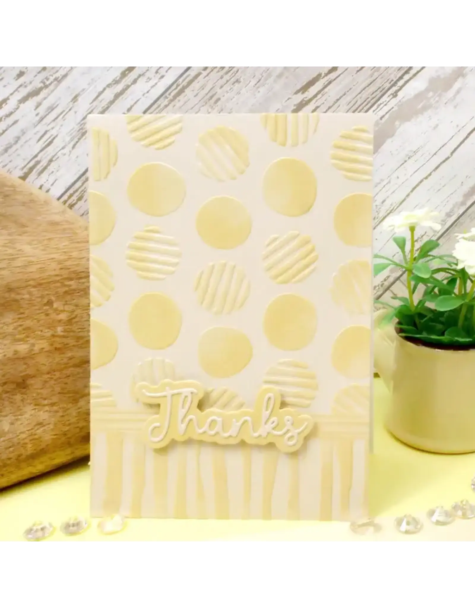 HUNKYDORY CRAFTS LTD. HUNKYDORY MOONSTONE DOODLE DOTS EMBOSSING FOLDER