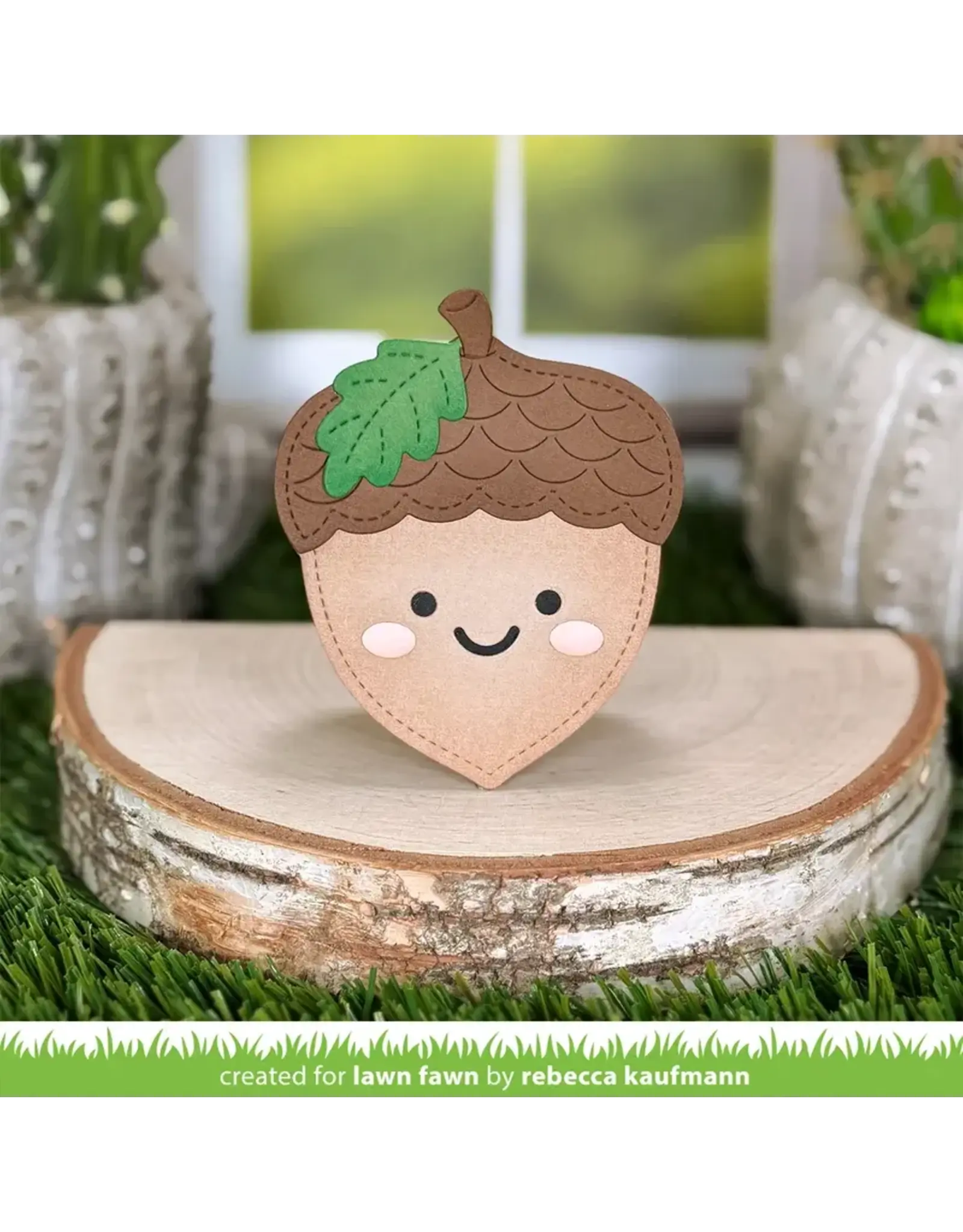 LAWN FAWN LAWN FAWN OUTSIDE IN STITCHED ACORN DIE SET