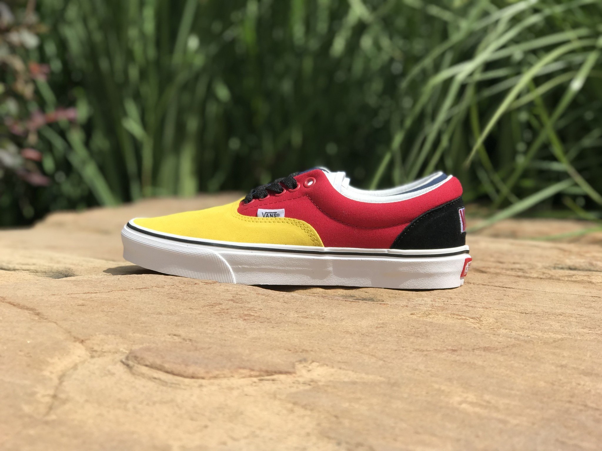 vans era otw rally