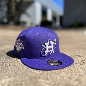 Another beautiful day for an Astros fitted 🤩 This is the first hat i got  with the Space City logo and I honestly love it 💫 Inspired by…