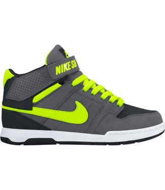 nike mogan