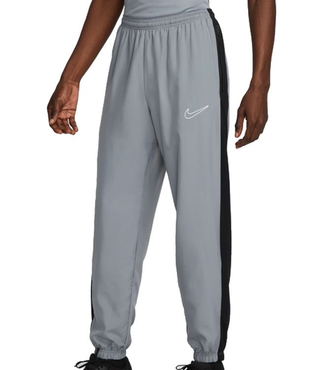Nike Sportswear Swoosh Men's Woven Trousers. Nike IN