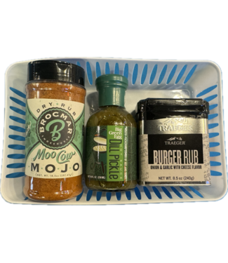 https://cdn.shoplightspeed.com/shops/615452/files/59946492/325x375x2/traeger-smash-burger-grill-rub-and-hot-sauce-gift.jpg