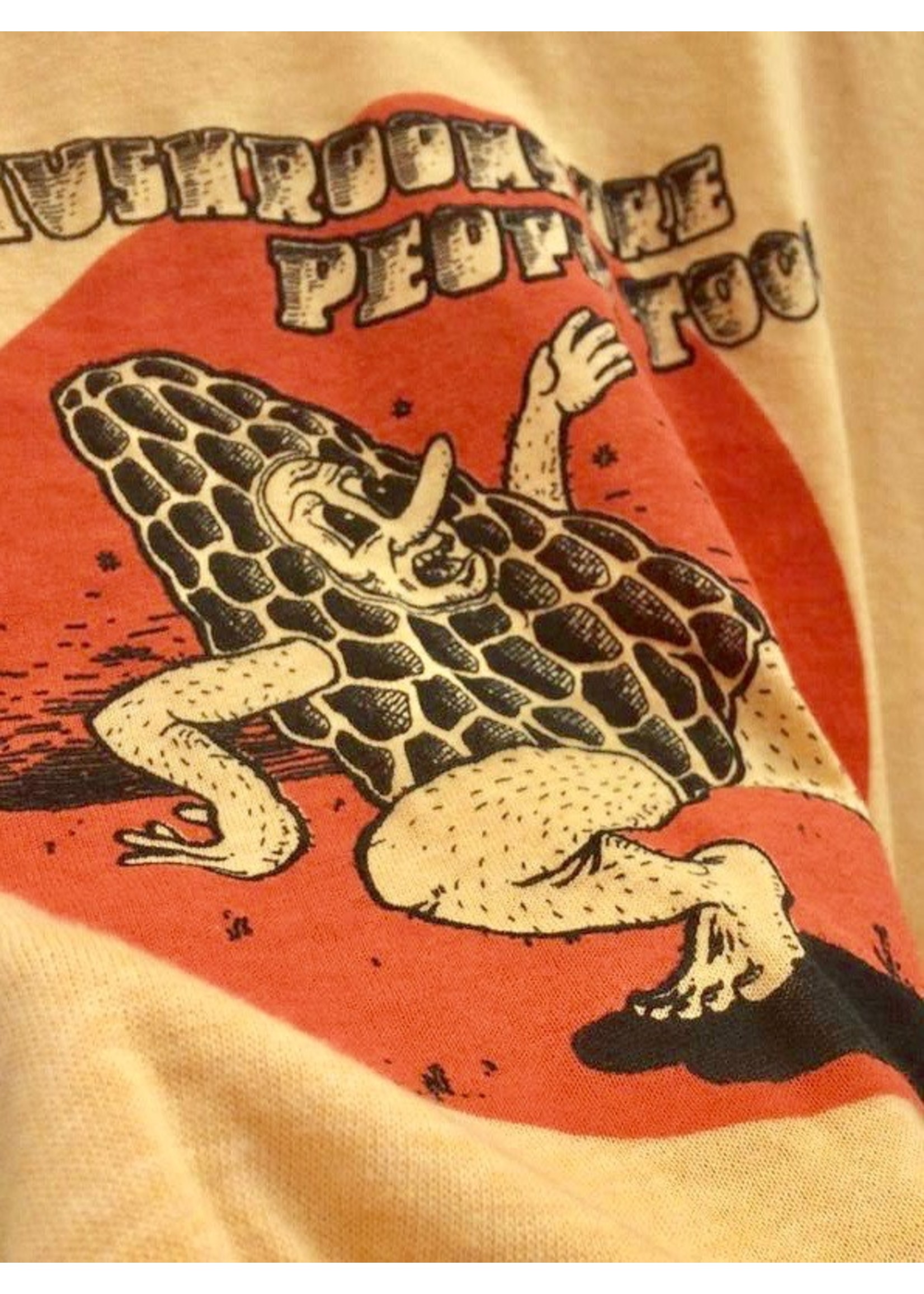 Corvidopolis T-shirt "Mushrooms are People"