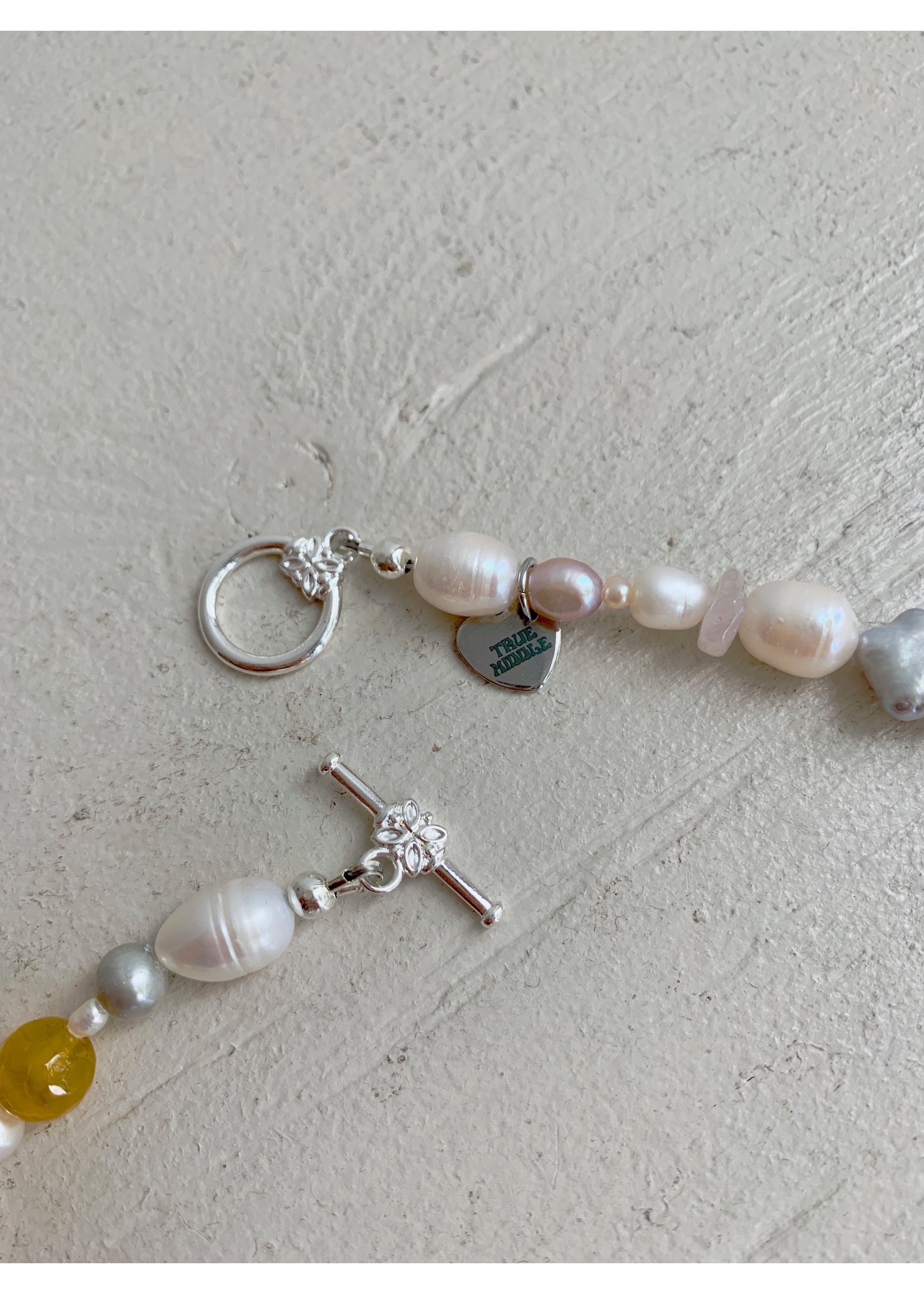 True Middle True Middle Pearl Necklaces