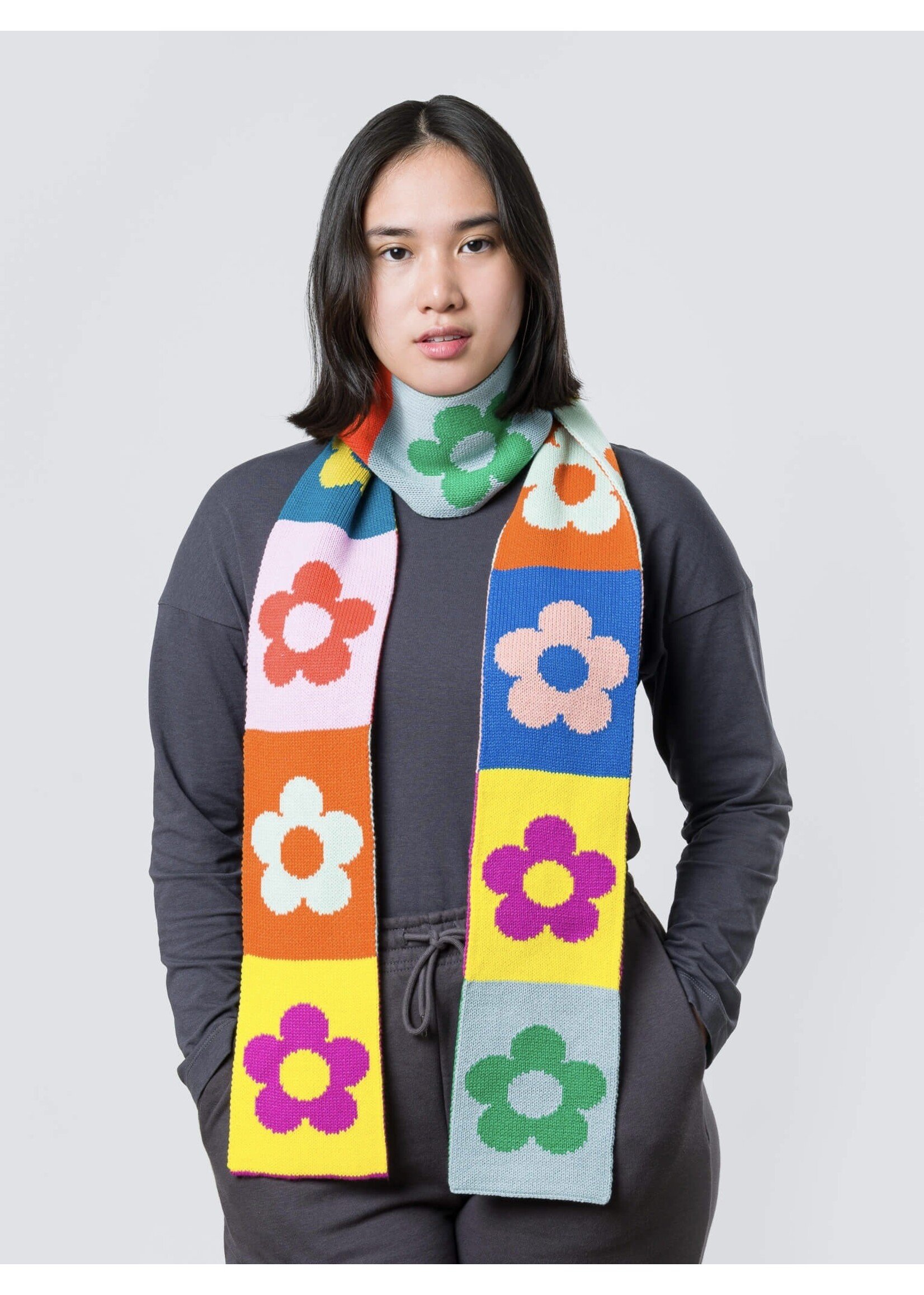 Verloop Foulard en tricot "Skinny Flower Block" par VERLOOP