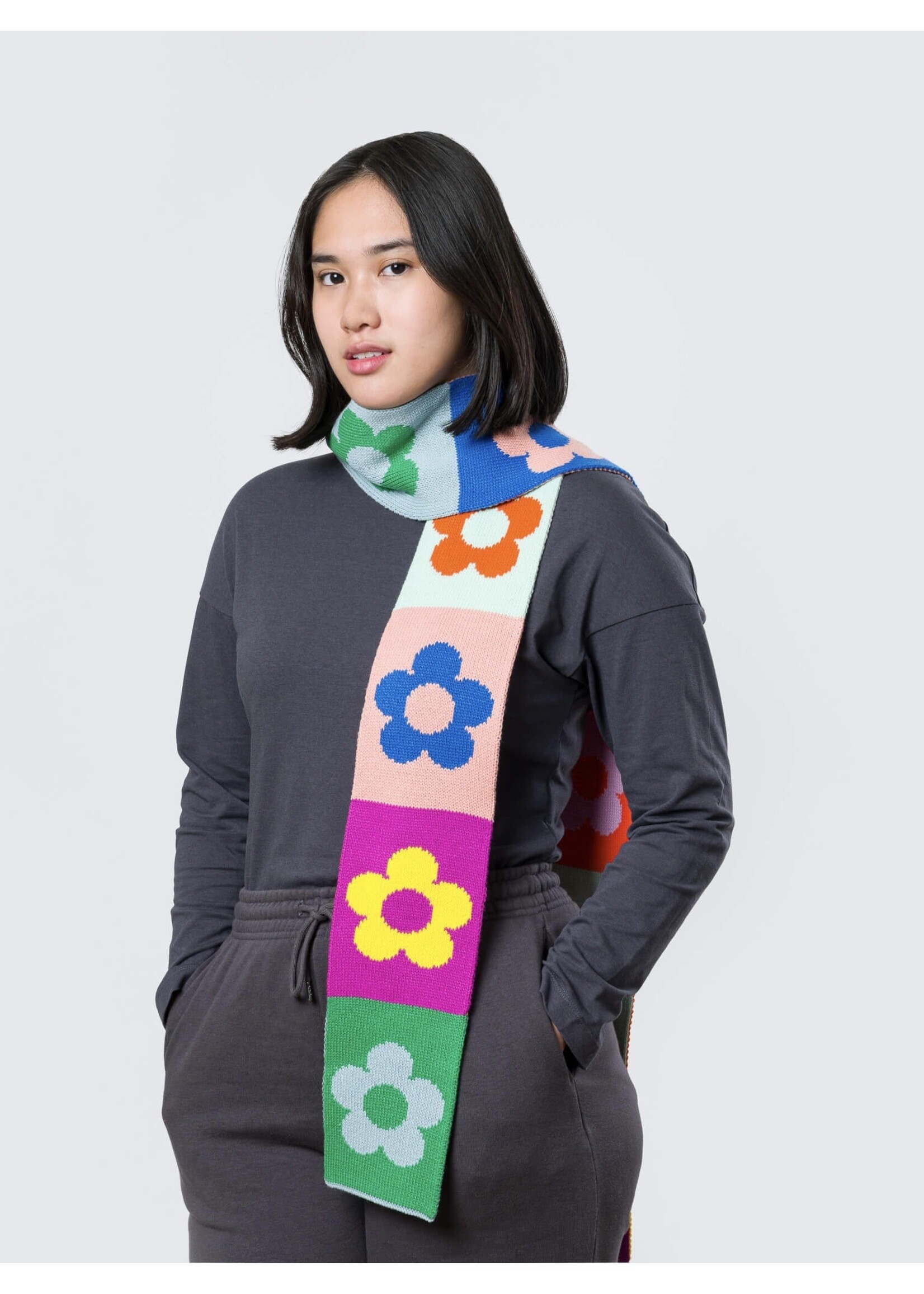 Verloop Foulard en tricot "Skinny Flower Block" par VERLOOP