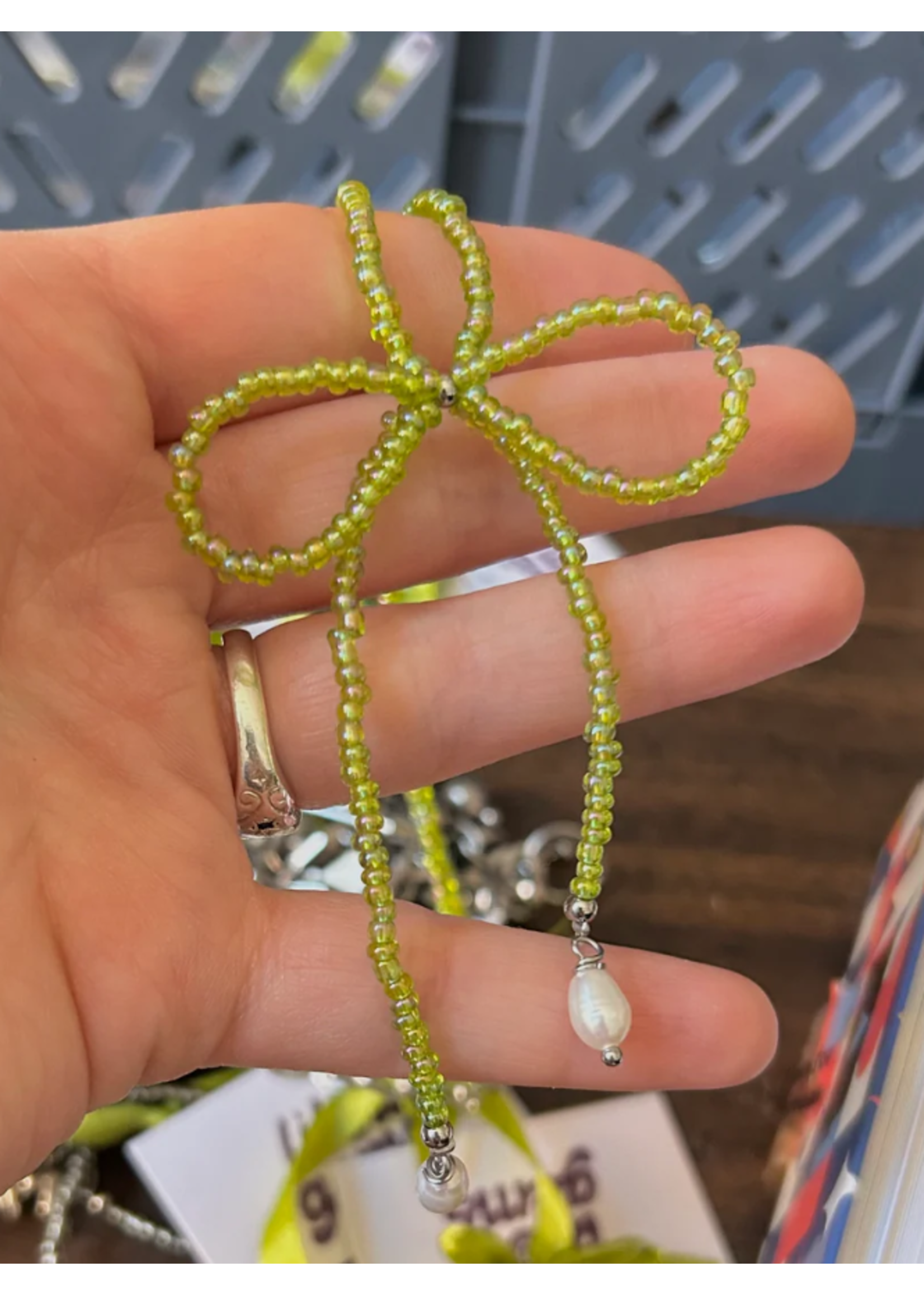 Lilou Gems Colliers "Beaded Bow" par Lilou Gems